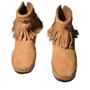 Minnetonka fringe bootie size 9